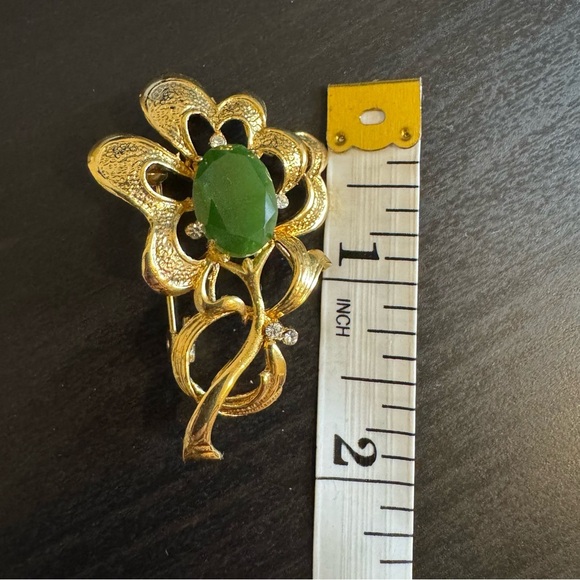Set of 2 💛 Vintage Gold Tone Nature-Inspired Brooch Set with Green Jade Stones - Picture 12 of 16